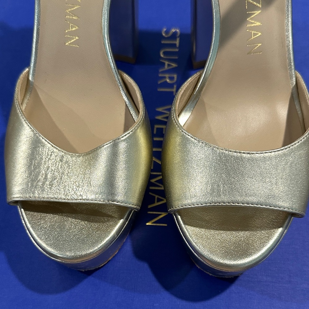 Stuart Weitzman Metallic Gold Heels - Picture 4 of 9